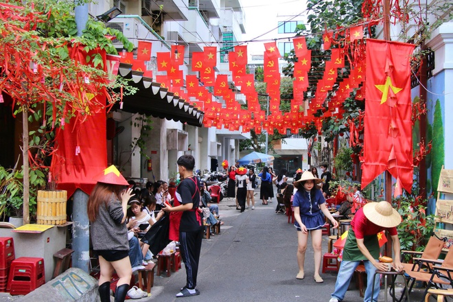 TPHCM rực rỡ sắc cờ hoa hướng về Đại hội XIV của Đảng- Ảnh 6.