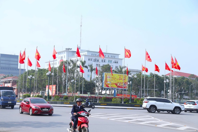 Thanh Hóa - Nghệ An rực đỏ cờ hoa hướng về Đại hội XIV của Đảng- Ảnh 7.