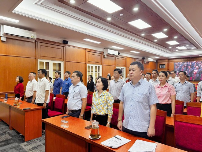 TPHCM mở nhiều điểm cầu để người dân theo dõi trực tiếp Đại hội XIV- Ảnh 4.