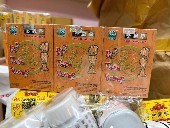 Triệt phá đường dây sản xuất thuốc đông y giả chứa chất tân dược nguy hiểm ở TPHCM- Ảnh 7.
