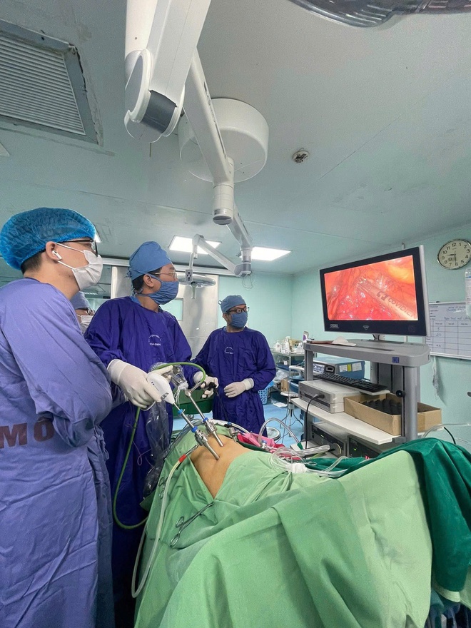 Hai bệnh nhân phải cắt bỏ thận vì ngại đi khám sỏi niệu quản- Ảnh 2. Hai bệnh nhân phải cắt bỏ thận vì ngại đi khám sỏi niệu quản- Ảnh 2.