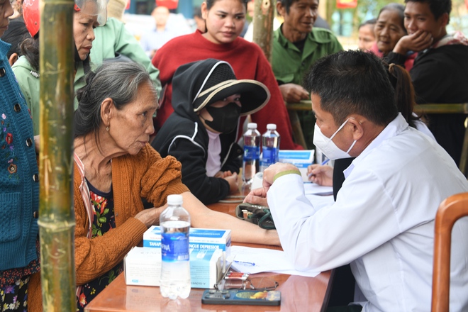 Báo Sức khỏe và Đời sống góp quà vui Xuân biên giới cùng đồng bào Mã Liềng- Ảnh 2. Báo Sức khỏe và Đời sống góp quà vui Xuân biên giới cùng đồng bào Mã Liềng- Ảnh 2.