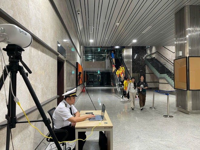 Huế tăng cường giám sát tại cửa khẩu, phòng nguy cơ xâm nhập virus Nipah- Ảnh 1.