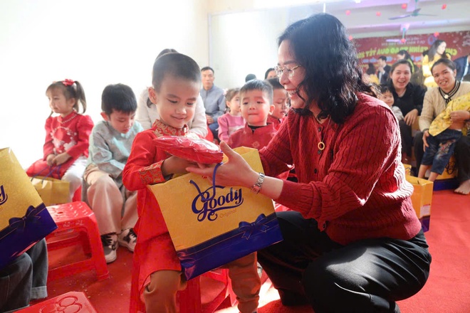 'Tết ấm cho em' đến với trẻ rối loạn phổ tự kỷ ở Nghệ An- Ảnh 4.