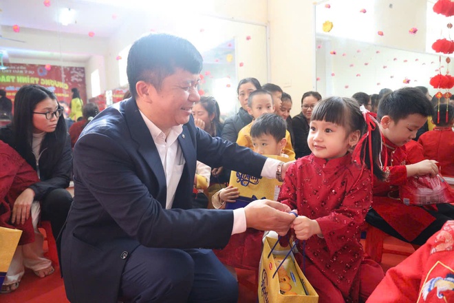 'Tết ấm cho em' đến với trẻ rối loạn phổ tự kỷ ở Nghệ An- Ảnh 5.