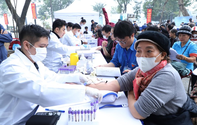 Hơn 1.000 người cao tuổi Thủ đô được tư vấn sức khoẻ miễn phí, hỗ trợ dinh dưỡng khoa học- Ảnh 6.