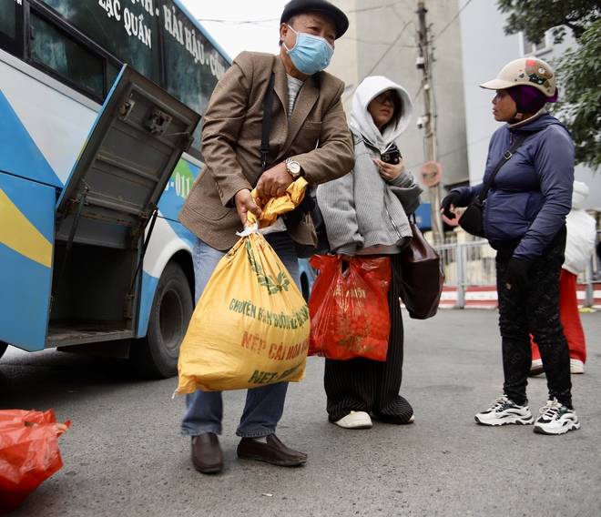Bến xe Hà Nội ngày cuối nghỉ Tết Dương lịch thế nào?- Ảnh 8.