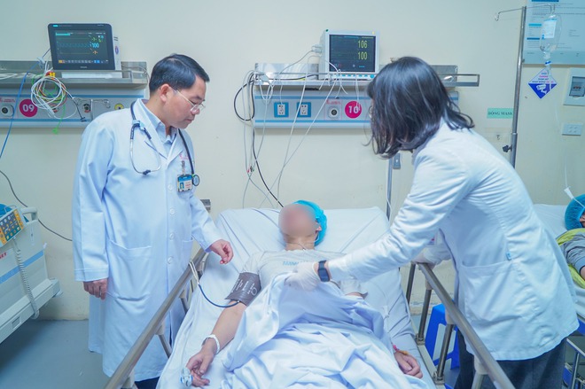 Sức khỏe của 15 người trong vụ cháy ở ngõ 82 Trần Cung đang được điều trị tại Bệnh viện E hiện ra sao?- Ảnh 5. Sức khỏe của 15 người trong vụ cháy ở ngõ 82 Trần Cung đang được điều trị tại Bệnh viện E hiện ra sao?- Ảnh 5.