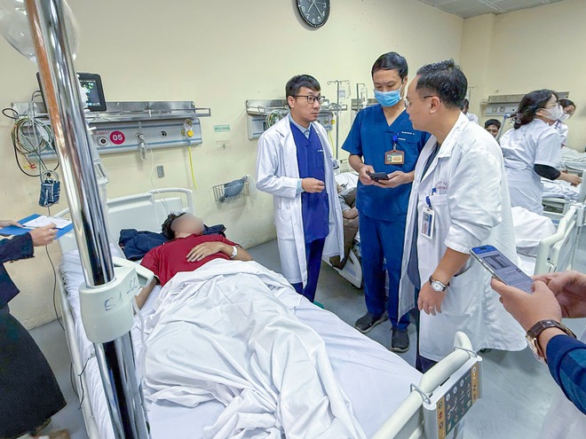 Sức khỏe của 15 người trong vụ cháy ở ngõ 82 Trần Cung đang được điều trị tại Bệnh viện E hiện ra sao?- Ảnh 4. Sức khỏe của 15 người trong vụ cháy ở ngõ 82 Trần Cung đang được điều trị tại Bệnh viện E hiện ra sao?- Ảnh 4.