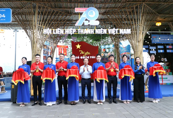 Hơn 2.500 hoạt động về nguồn trong Hành trình 'Tôi yêu Tổ quốc tôi' - Ảnh 13.