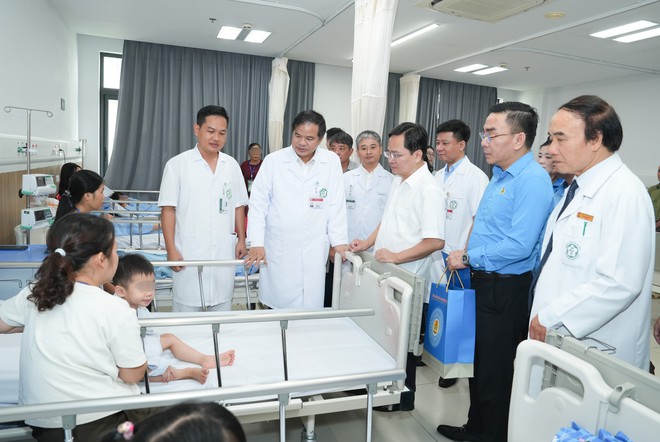 Chủ tịch Tổng Liên đoàn Lao động Việt Nam Nguyễn Anh Tuấn: Chăm lo thiết thực để - Ảnh 4.