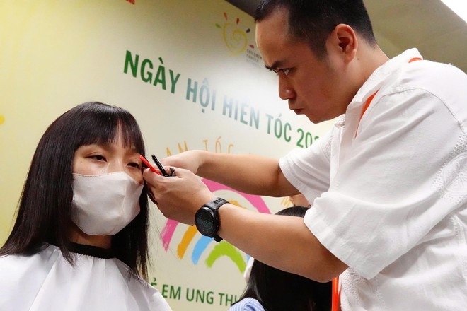 Trạm tóc ước mơ: Nối dài yêu thương, tiếp sức tới người bệnh ung thư - Ảnh 4.