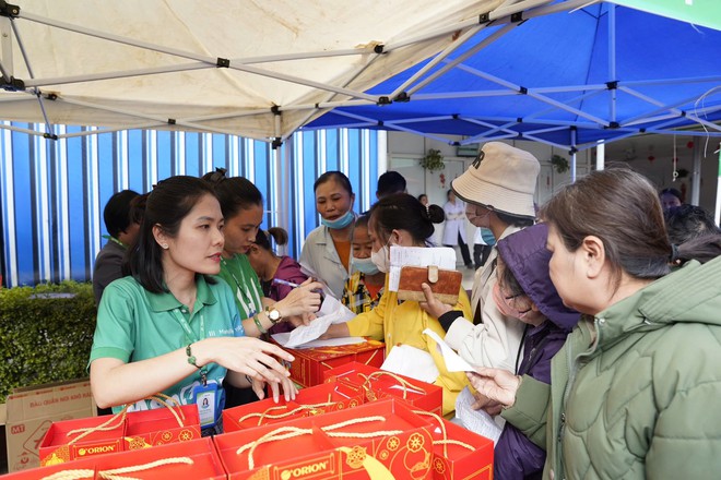 "Hội chợ 0 đồng" Bệnh viện Đa khoa TP Vinh tiếp thêm niềm tin cho người bệnh- Ảnh 6. "Hội chợ 0 đồng" Bệnh viện Đa khoa TP Vinh tiếp thêm niềm tin cho người bệnh- Ảnh 6.