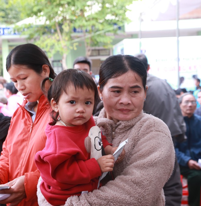 Hơn 1.000 người dân Yên Hòa được khám, tư vấn sức khỏe miễn phí tại "Tết ấm vùng cao 2026"- Ảnh 2.