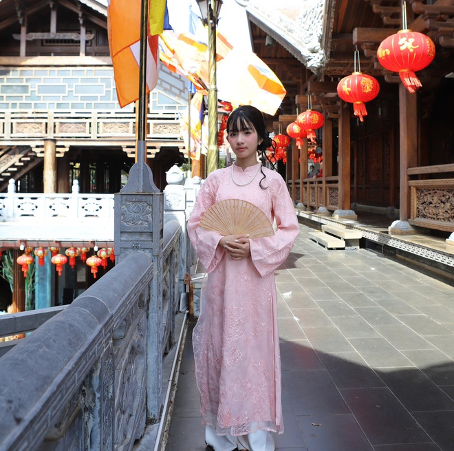 Rộn ràng chụp ảnh Tết tại ngôi chùa cuối cùng Việt Nam được phong Sắc tứ- Ảnh 9.