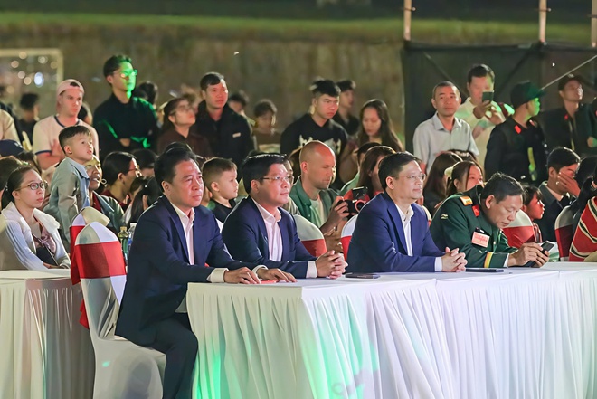 Du xuân hoàng cung, trải nghiệm hái lộc đầu năm giữa không gian di sản Huế- Ảnh 6.