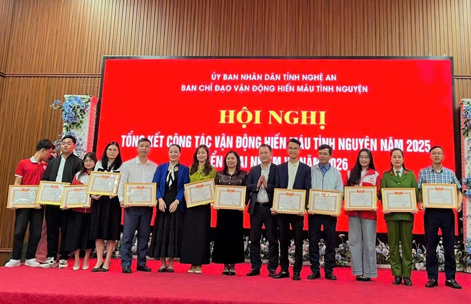 Nghệ An tiếp nhận hơn 50.000 đơn vị máu, vượt 111% kế hoạch năm 2025- Ảnh 4. Nghệ An tiếp nhận hơn 50.000 đơn vị máu, vượt 111% kế hoạch năm 2025- Ảnh 4.