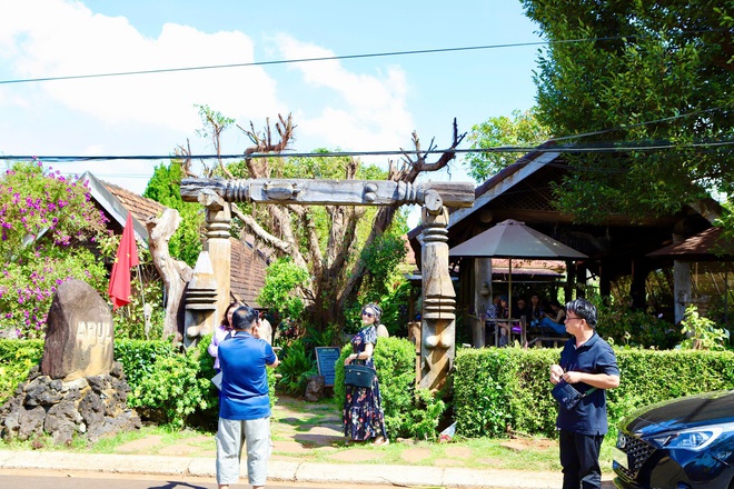 'Buôn cổ giàu đẹp nhất Tây Nguyên' hút khách dịp Tết- Ảnh 14.