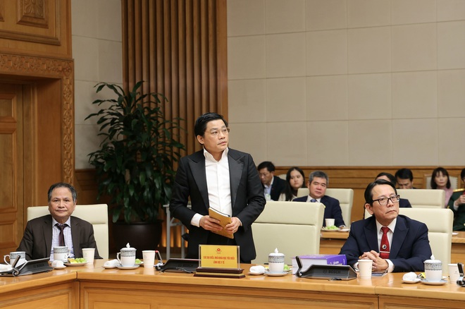 Thủ tướng: Nghề y là một nghề cao quý, là biểu tượng của sự hy sinh, lòng nhân ái, trí tuệ, sự kiên trì...- Ảnh 9.