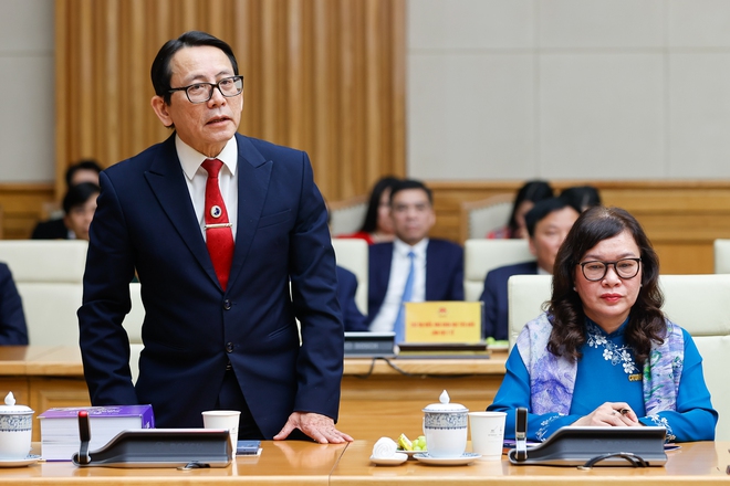 Thủ tướng: Nghề y là một nghề cao quý, là biểu tượng của sự hy sinh, lòng nhân ái, trí tuệ, sự kiên trì...- Ảnh 7.