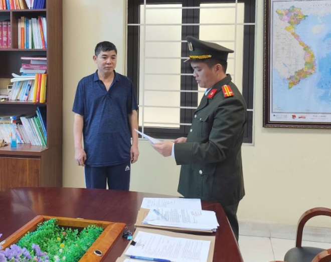 Làm giả giấy khám sức khỏe, 2 người bị khởi tố- Ảnh 1.