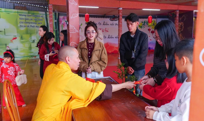 Du lịch tâm linh khởi sắc đầu Xuân- Ảnh 4.