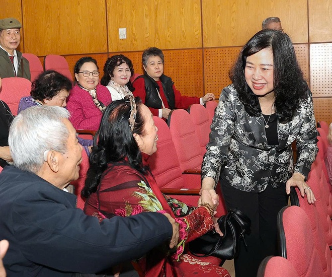 Bộ Y tế gặp mặt, chúc Tết lãnh đạo Bộ tiền nhiệm, cán bộ, công chức hưu trí- Ảnh 4.