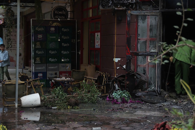 Cháy quán cà phê trong khu đô thị Văn Phú, lửa bùng phát từ tầng 1 nhà 4 tầng- Ảnh 2.