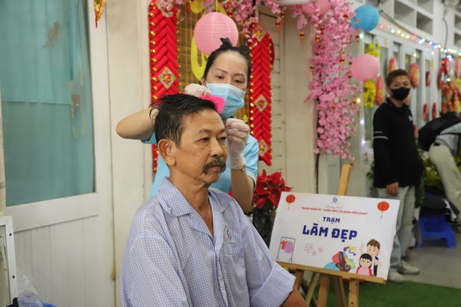 “Chợ 0 đồng” ấm áp, mang Tết đủ đầy đến bệnh nhân nghèo- Ảnh 10.