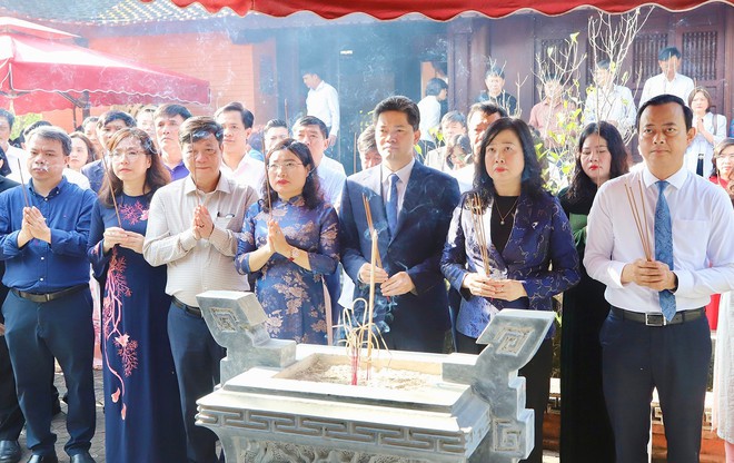 Bộ trưởng Bộ Y tế dâng hương tưởng niệm Đại danh y Hải Thượng Lãn Ông Lê Hữu Trác- Ảnh 3.