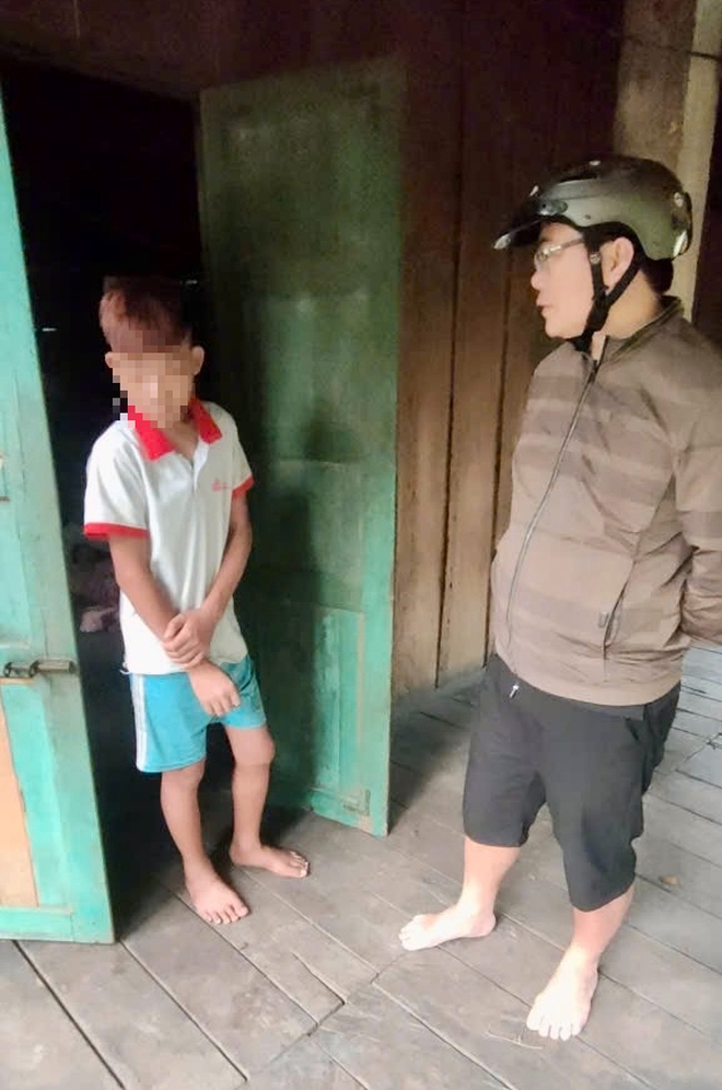 Hết Tết, thầy cô vùng cao lại vào bản 'gõ cửa' từng nhà đưa học sinh trở lại lớp- Ảnh 7.