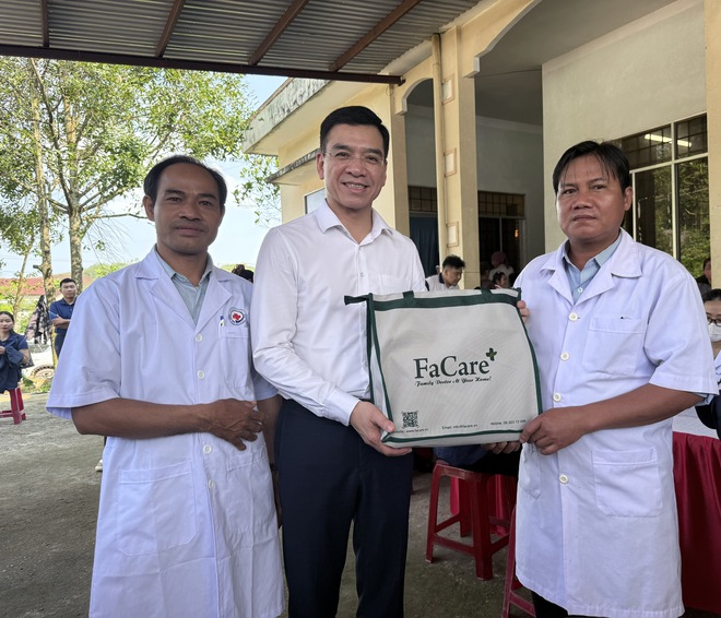 Lan tỏa tinh thần phụng sự vì sức khỏe nhân dân từ vùng đất mang tên liệt sĩ, bác sĩ Đặng Thùy Trâm- Ảnh 15.