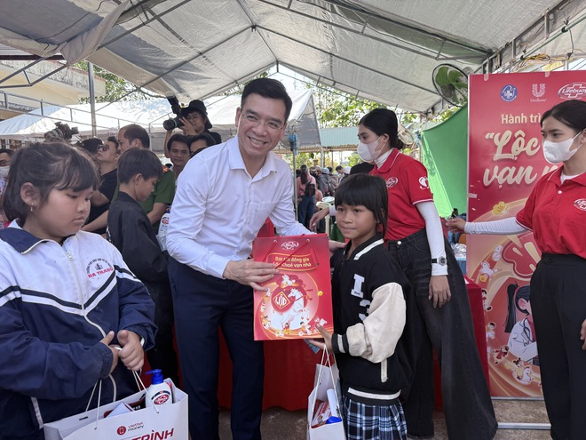 Lan tỏa tinh thần phụng sự vì sức khỏe nhân dân từ vùng đất mang tên liệt sĩ, bác sĩ Đặng Thùy Trâm- Ảnh 14.