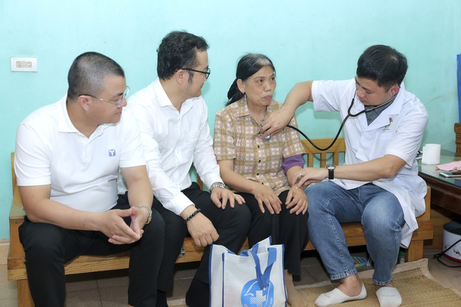 Khám bệnh, tặng quà miễn phí 'Vì một Việt Nam khoẻ mạnh hơn' cho 500 người dân Vĩnh Bảo - Hải Phòng- Ảnh 9.
