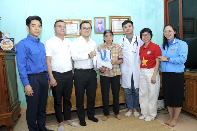 Khám bệnh, tặng quà miễn phí 'Vì một Việt Nam khoẻ mạnh hơn' cho 500 người dân Vĩnh Bảo - Hải Phòng- Ảnh 10.