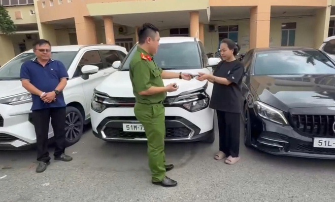 Triệt phá đường dây lừa đảo thuê xe tự lái đem cầm cố do 9X cầm đầu- Ảnh 2.