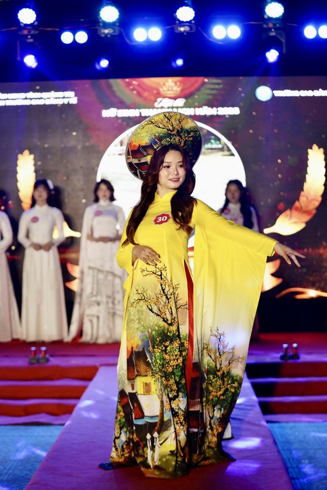 Nét duyên dáng, thanh lịch của nữ sinh ngành Y – Dược Quảng Trị- Ảnh 2.