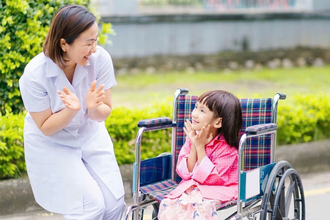 Nghề công tác xã hội - nhịp cầu kết nối tấm lòng sẻ chia dành cho người bệnh ung thư- Ảnh 4.