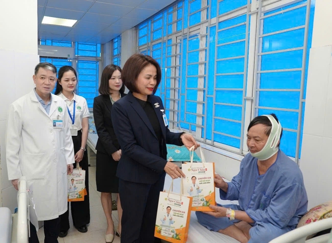 Phát huy vai trò công tác xã hội bệnh viện: Hướng tới chăm sóc toàn diện, lấy người bệnh làm trung tâm- Ảnh 3.