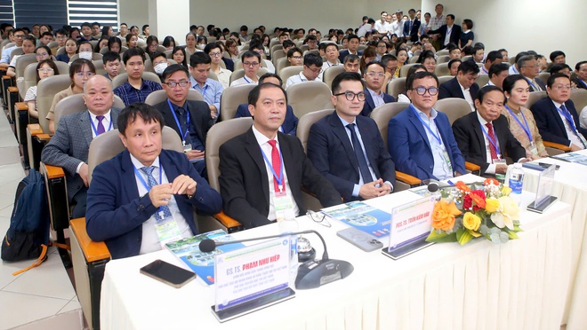 Đổi mới tư duy, phương thức quản lý và tổ chức thực hiện, nâng cao chất lượng chăm sóc sức khỏe nhân dân- Ảnh 2. Đổi mới tư duy, phương thức quản lý và tổ chức thực hiện, nâng cao chất lượng chăm sóc sức khỏe nhân dân- Ảnh 2.