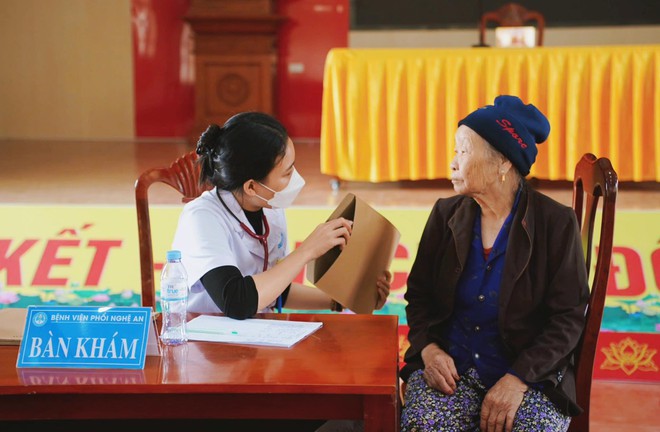 Nghệ An chủ động sàng lọc, kịp thời phát hiện nhiều ca lao trong cộng đồng
- Ảnh 3. Nghệ An chủ động sàng lọc, kịp thời phát hiện nhiều ca lao trong cộng đồng
- Ảnh 3.