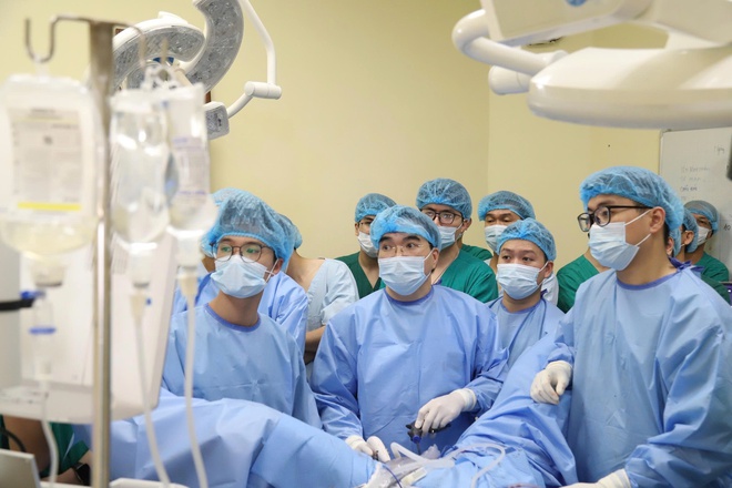 Bác sĩ 'viện K' tiên phong thực hiện thành công gần 300 ca phẫu thuật nội soi bệnh phụ khoa bằng kỹ thuật mới- Ảnh 3.
