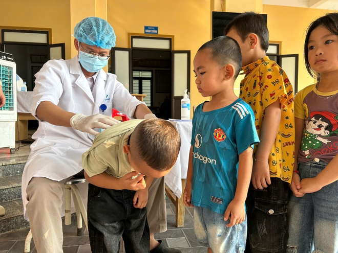Gần 3.000 trẻ em được khám sàng lọc miễn phí, nhiều ca bệnh được phát hiện sớm- Ảnh 2.