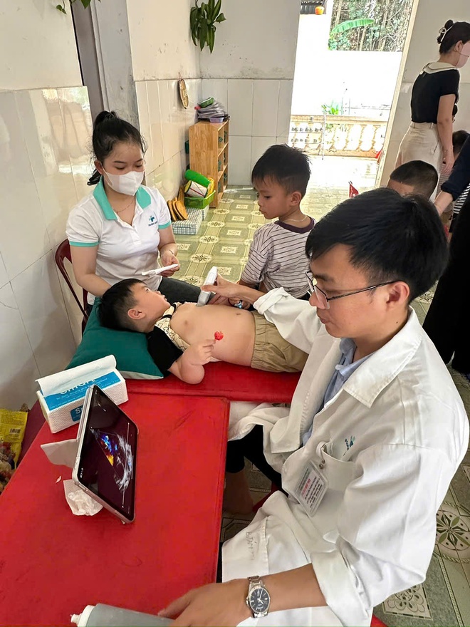 Gần 3.000 trẻ em được khám sàng lọc miễn phí, nhiều ca bệnh được phát hiện sớm- Ảnh 6.