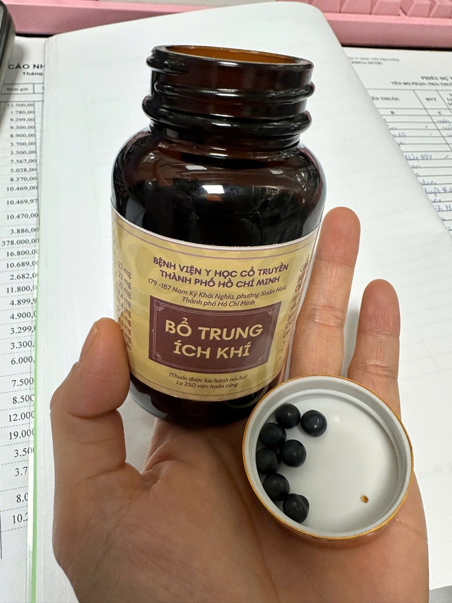 TPHCM: Điều tra vụ nghi làm giả thuốc Bệnh viện Y học cổ truyền- Ảnh 2. TPHCM: Điều tra vụ nghi làm giả thuốc Bệnh viện Y học cổ truyền- Ảnh 2.