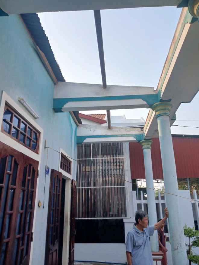 Nhiều nhà dân, công trình công cộng ở Quảng Trị bị hư hại sau trận lốc xoáy- Ảnh 1.