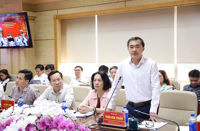 Ngành y tế tập trung thực hiện hiệu quả Nghị quyết 72, tạo đột phá nâng cao chất lượng chăm sóc sức khoẻ nhân dân- Ảnh 5.