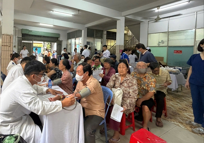 TPHCM đồng loạt triển khai khám sức khỏe miễn phí cho người dân, đưa y tế đến tận nhà
- Ảnh 11.