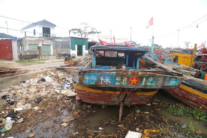 'Nghĩa địa tàu cá' làm khó ngư dân- Ảnh 13.