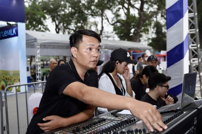 Hoàn tất tổng duyệt, sẵn sàng cho Lễ mít tinh Ngày Sức khỏe toàn dân- Ảnh 12. Hoàn tất tổng duyệt, sẵn sàng cho Lễ mít tinh Ngày Sức khỏe toàn dân- Ảnh 12.